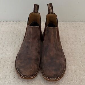Blundstone Men’s Distressed Brown Leather Chukka Boots